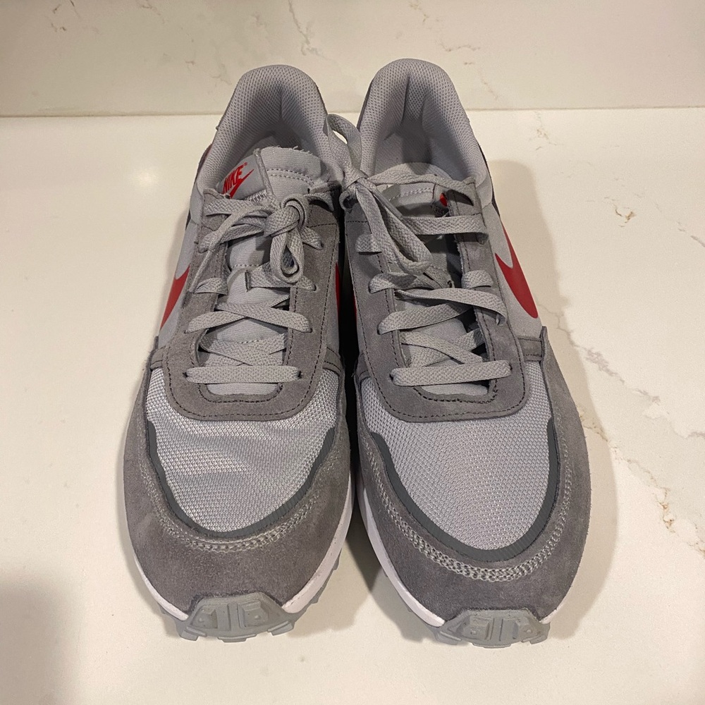 Nike Men's Gray and Red Athletic Sneakers - Picture 3 of 7